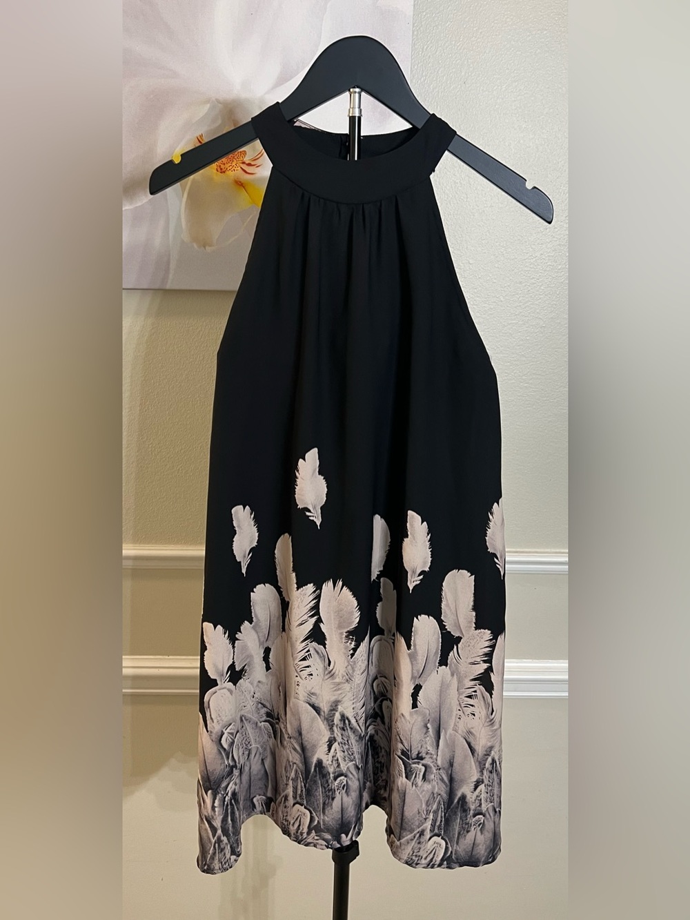 Beautiful Caramela Women’s Halter Neck Feather Detail Midi Dress! Size Medium. 🪶